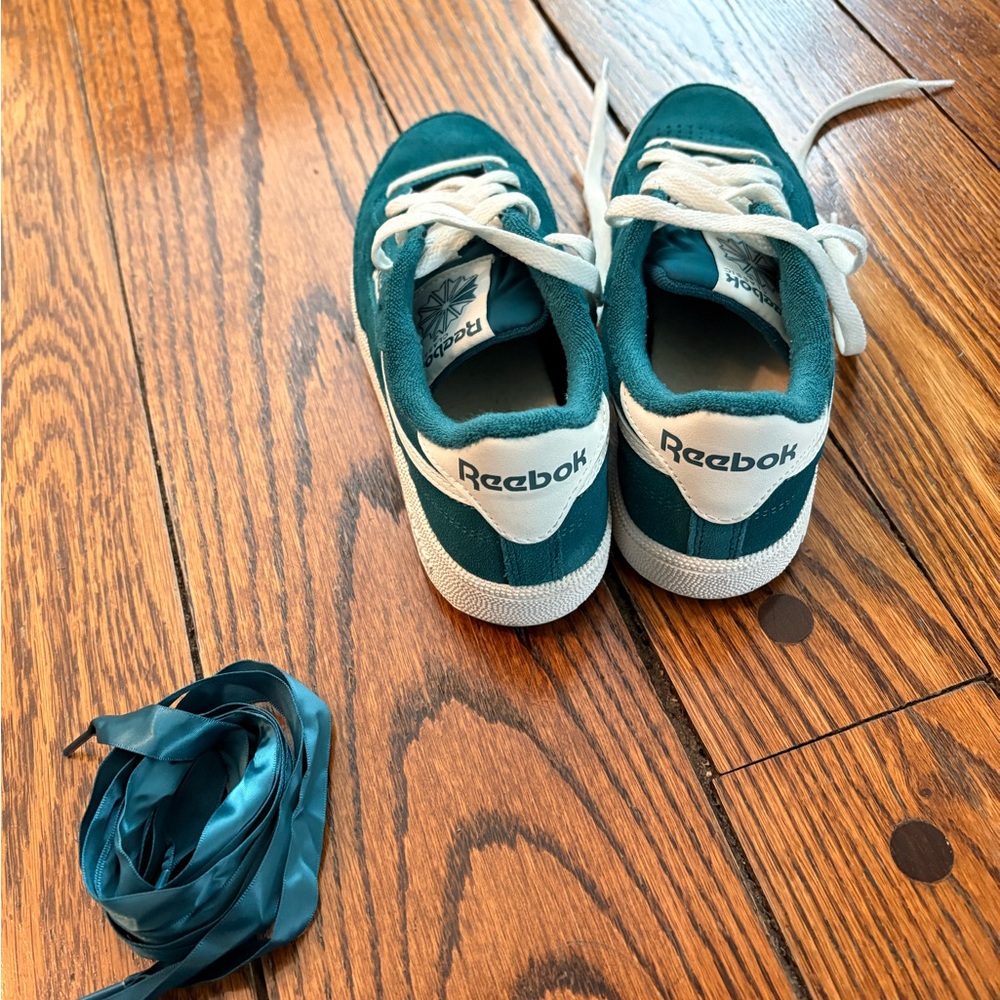 Reebok WOMEN'S CLUB C 85 SHOES
Retro Teal/Chalk - Picture 4 of 6